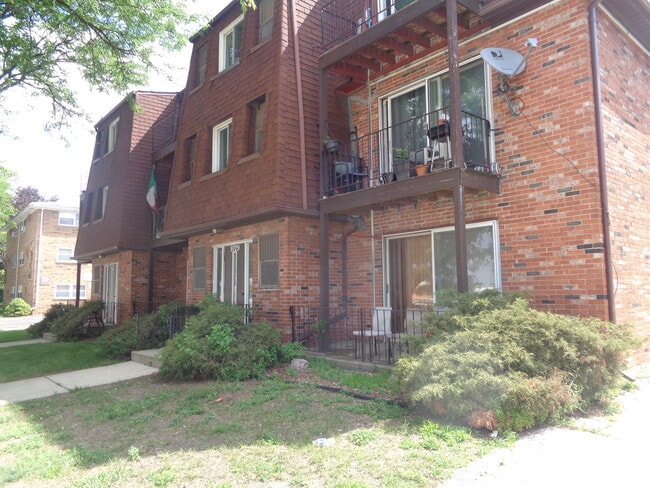 property at 9729 S Ridgeland Ave