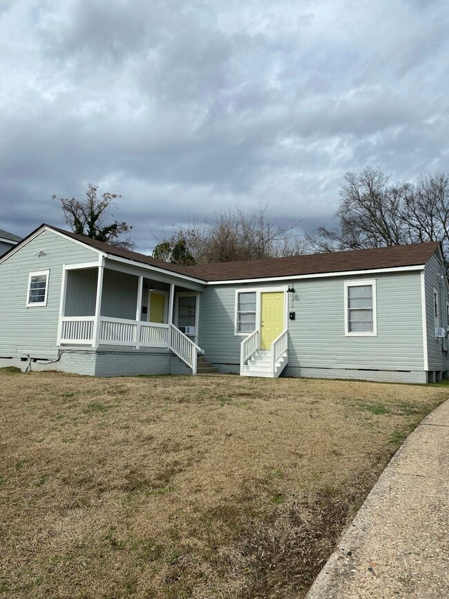 property at 1277 Estelle St