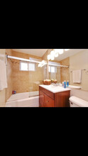 4255 N Greenview Ave, Unit 1E in Chicago, IL - Building Photo - Building Photo