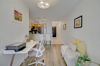1515 Bay St., Unit SI ID1497199P in Toronto, ON - Building Photo - Building Photo