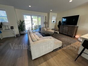 3-1275 Brookside Ave in Kelowna, BC - Building Photo - Building Photo