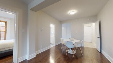 4560 Sainte-Catherine in Montréal, QC - Building Photo - Building Photo