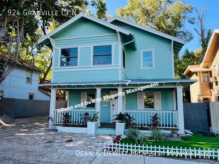 924 Granville Ct N in St. Petersburg, FL - Building Photo