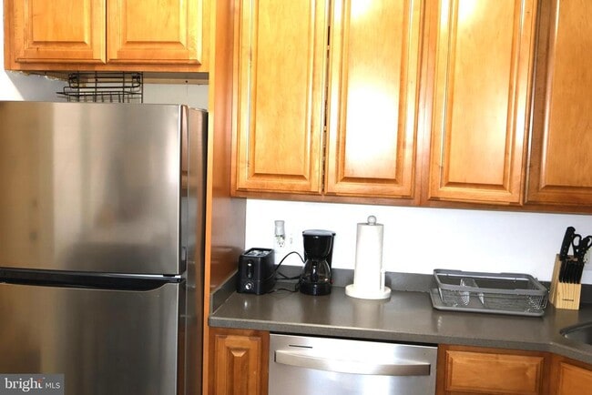 5934 Mayflower Ct in Alexandria, VA - Building Photo - Building Photo