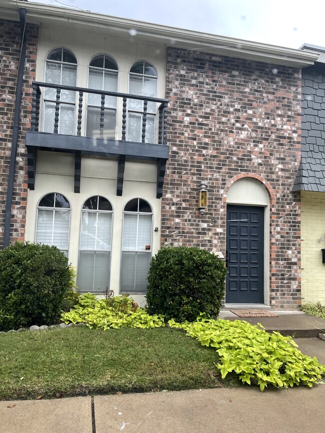 500 Wichita Ave in McAllen, TX - Foto de edificio - Building Photo