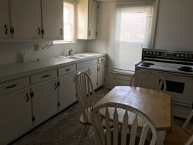 514 E Sandusky St, Unit A in Findlay, OH - Building Photo