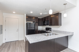 North Temple Flats in Salt Lake City, UT - Foto de edificio - Interior Photo
