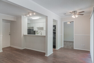 Spanish Trace Apartments in Raleigh, NC - Foto de edificio - Interior Photo
