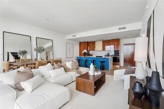 2678 Tigertail Ave, Unit 1202B in Miami, FL - Building Photo - Building Photo