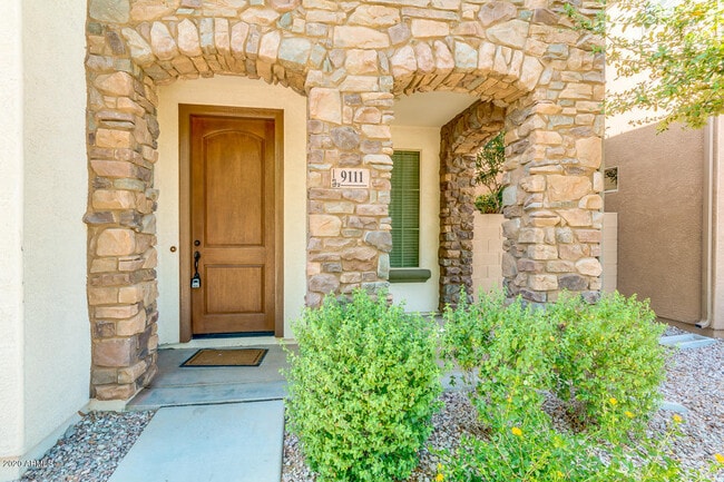 9111 W Meadow Dr in Peoria, AZ - Building Photo - Building Photo