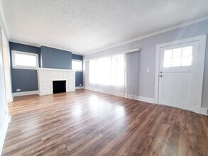 13719 Thornhurst Ave in Garfield Heights, OH - Building Photo - Building Photo