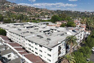 The Henley in Glendale, CA - Building Photo - Building Photo