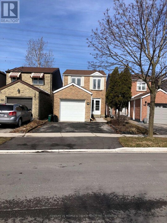 60 Bay Hill Dr in Vaughan, ON - Building Photo