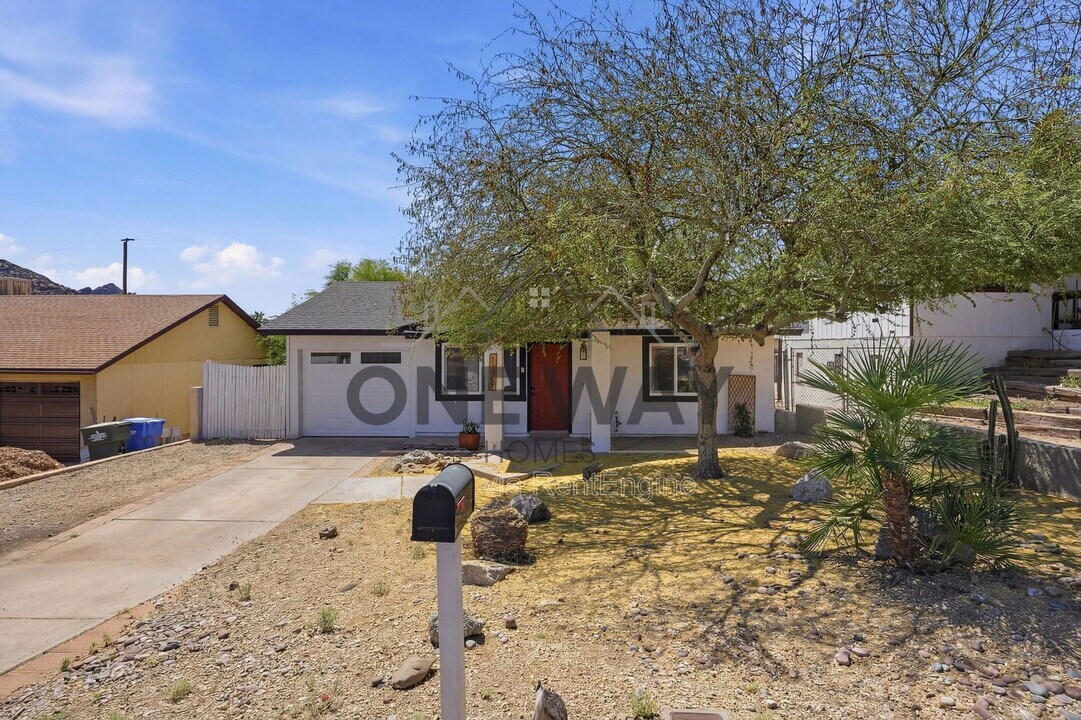 1329 E Cholla St in Phoenix, AZ - Building Photo