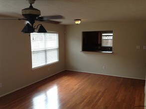 7211 Autumn Day Ct in Magnolia, TX - Foto de edificio - Building Photo