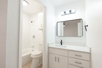 Plaza Sonora in Austin, TX - Building Photo - Building Photo