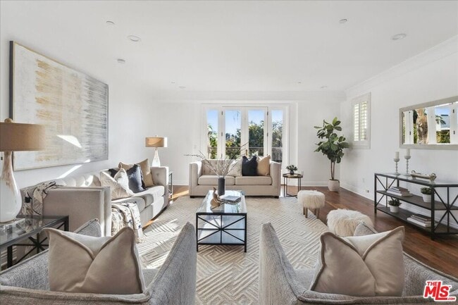property at 261 S Reeves Dr