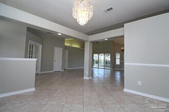 2042 Hamilton Crossing Dr in Gonzalez, FL - Building Photo - Building Photo