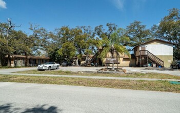 1042 Sea Grape Dr in Melbourne, FL - Building Photo - Building Photo