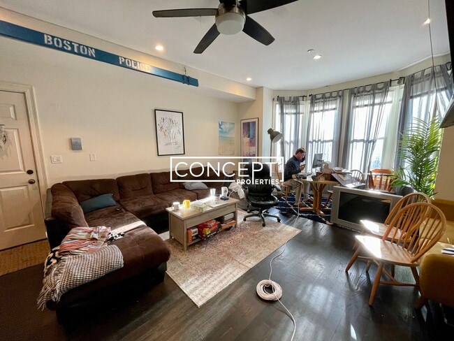 23 Hillside St in Boston, MA - Foto de edificio - Building Photo