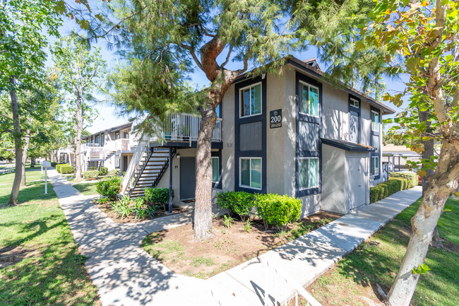 Aspire Redlands Apartments in Redlands, CA - Foto de edificio - Building Photo