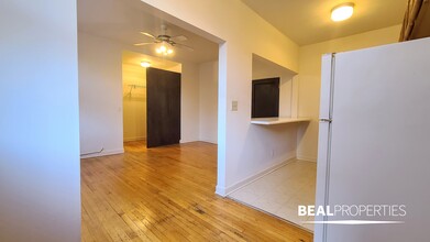 1050 W George St in Chicago, IL - Building Photo - Building Photo