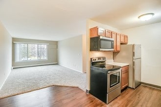 Birch Tree Apartments in Lansing, MI - Foto de edificio - Building Photo