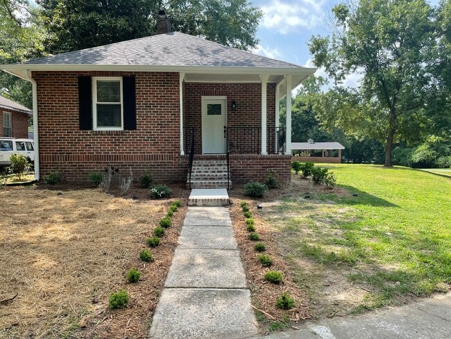 property at 32 Oak St NE