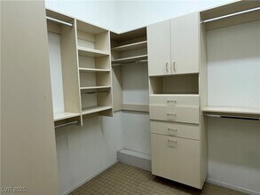 8216 Romantic Sunset St in Las Vegas, NV - Building Photo - Building Photo