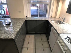 107 Beacon St, Unit 2 in Boston, MA - Foto de edificio - Building Photo