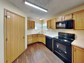 3070 Brantley Dr in Reynoldsburg, OH - Building Photo - Building Photo