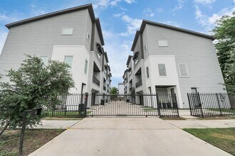 3022 Live Oak St in Houston, TX - Building Photo - Building Photo