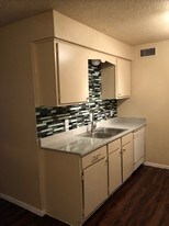 Miramar Apartments and Townhomes in Fort Worth, TX - Building Photo