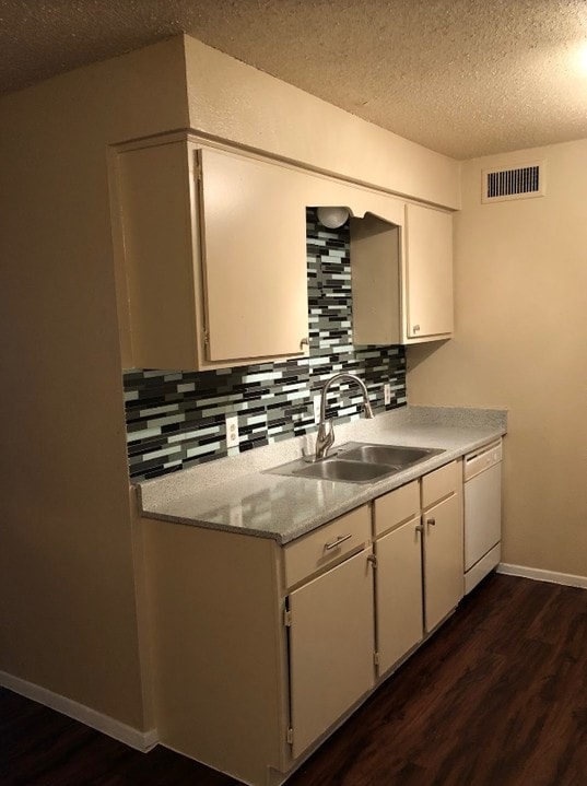 Miramar Apartments and Townhomes in Fort Worth, TX - Building Photo