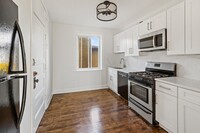 3050 W Cornelia Ave, Unit 2 in Chicago, IL - Building Photo - Building Photo