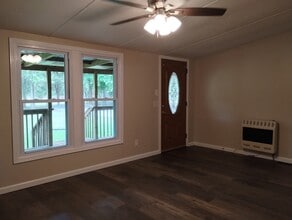 327 Clear Creek Rd NW in Adairsville, GA - Foto de edificio - Building Photo