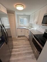 Meraki Apartments I in Pittsburgh, PA - Building Photo - Interior Photo