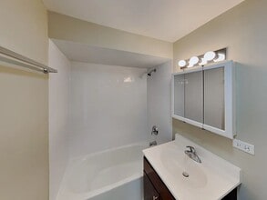 7933 Long Ave in Burbank, IL - Building Photo - Building Photo