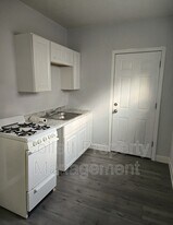 3893 W 23rd St in Cleveland, OH - Building Photo