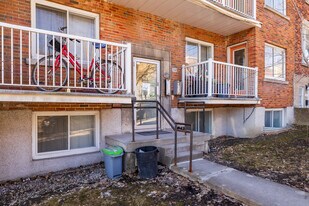 2560 D'iberville St in Montréal, QC - Building Photo