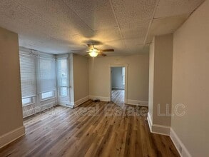 1211 W Market St in Bloomington, IL - Building Photo - Building Photo