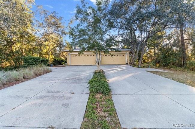 property at 5356 W Oak Park Blvd