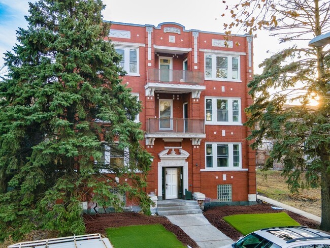 property at 651 E Groveland Park