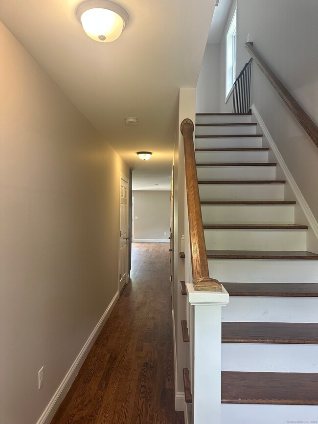 2A Knollwood Dr in Bethel, CT - Building Photo - Building Photo