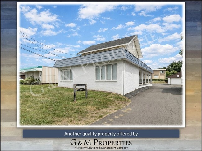 1564 Mt Hope Ave in Rochester, NY - Building Photo - Building Photo