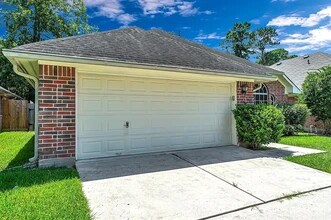 3315 Candlepine Dr in Spring, TX - Building Photo - Building Photo