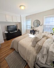 202 W 8th St, Unit 1 in Boston, MA - Foto de edificio - Building Photo