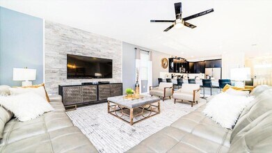 1564 Maidstone Ct in Four Corners, FL - Foto de edificio - Building Photo