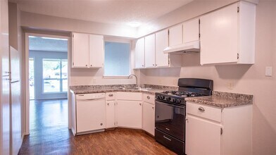 104 Nicole Cove in Round Rock, TX - Building Photo - Building Photo
