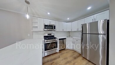 979 Fellsway, Unit 10 in Medford, MA - Foto de edificio - Building Photo